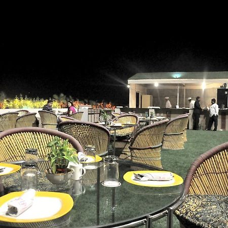 Hotel Jaipur Palace Buitenkant foto