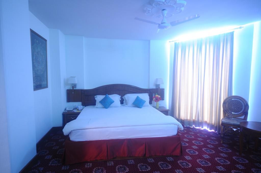 Hotel Jaipur Palace Kamer foto